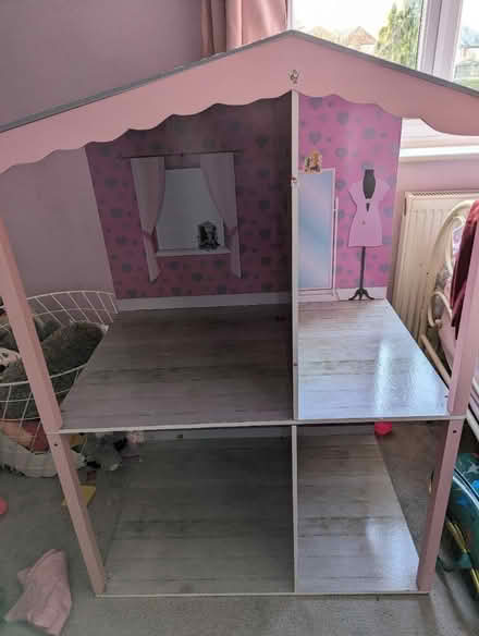Photo of free Big dolls house (Frodsham WA6 7) #1