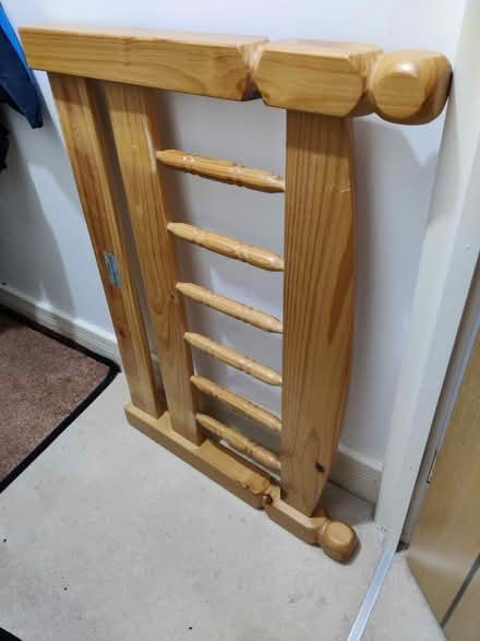 Photo of free Single bed, 3 foot wide with divan & pocket spring mattress (Buckhurst Hill IG9) #3