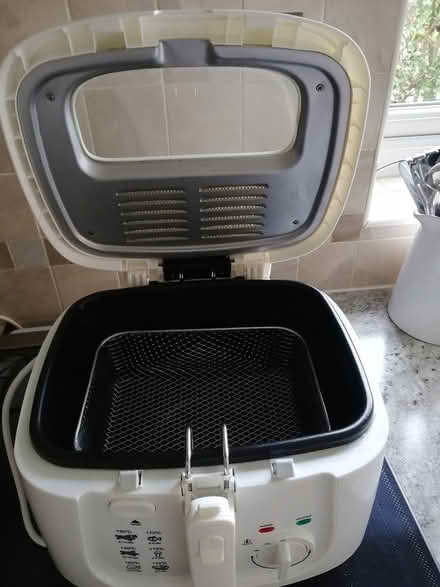 Photo of free Deep fat fryer (Derby DE22) #2