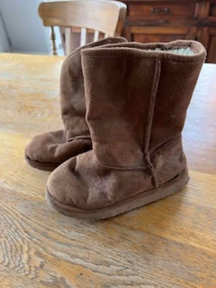 Photo of free Child's warm boots (Henley-on-Thames RG9) #1