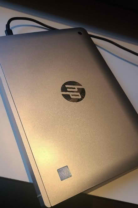 Photo of free HP laptop (cracked screen) (NW2) #1