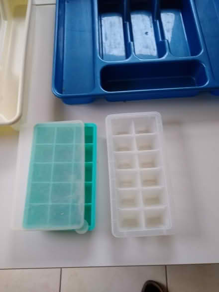 Photo of free dish drainer, ice trays (bedford) #1