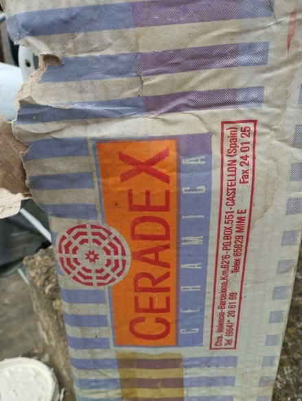 Photo of free White 15 x 20 cm wall tiles (breaston) #1