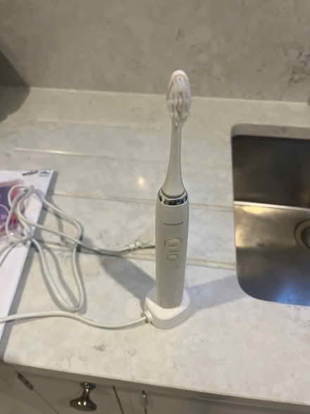 Photo of free Electric toothbrush (Putney, SW15) #1