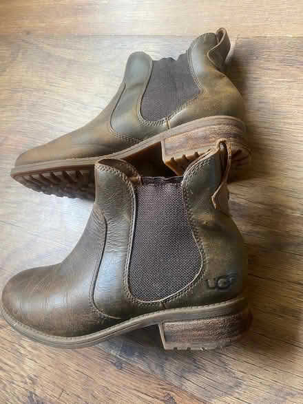 Photo of free Uggs boots (Bannockburn FK7) #2