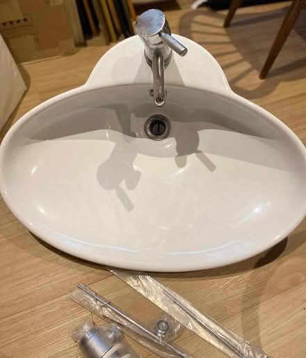 Photo of free Basin (Summertown OX2) #3