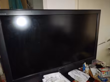 Photo of free Old Sony Bravia flat TV (Croydon) #1
