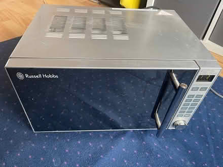 Photo of free Russell Hobbs microwave oven (Isleworth TW7) #1