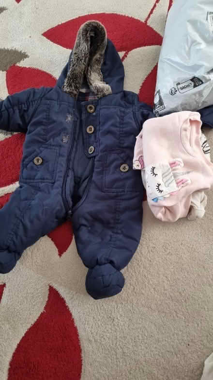 Photo of free Baby clothes (EH16) #1