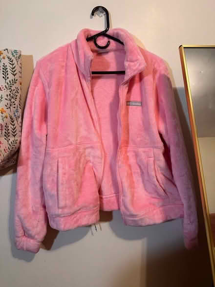 Photo of free Sweater (11377) #1