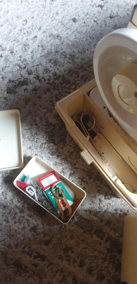 Photo of free Singer sewing machine (Upper arncott OX25) #2