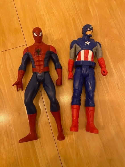 Photo of free Spiderman and Captain America (CT10) #1
