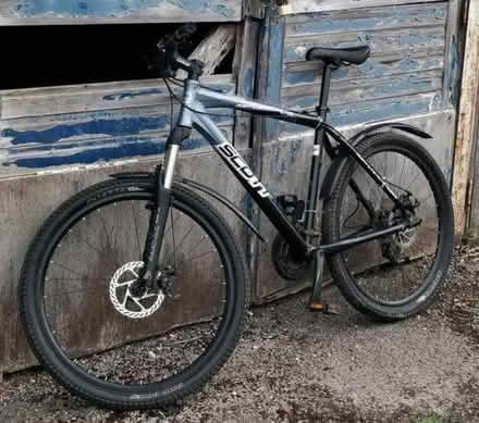Photo of stolen mountain bike yesterday (University of Reading) #2
