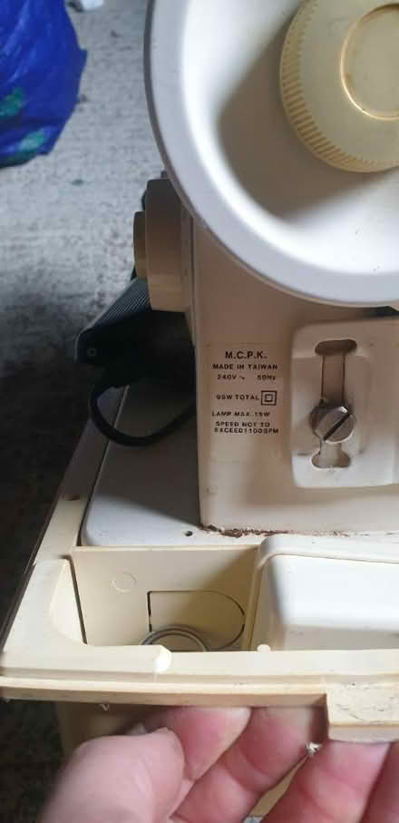 Photo of free Singer sewing machine (Upper arncott OX25) #3