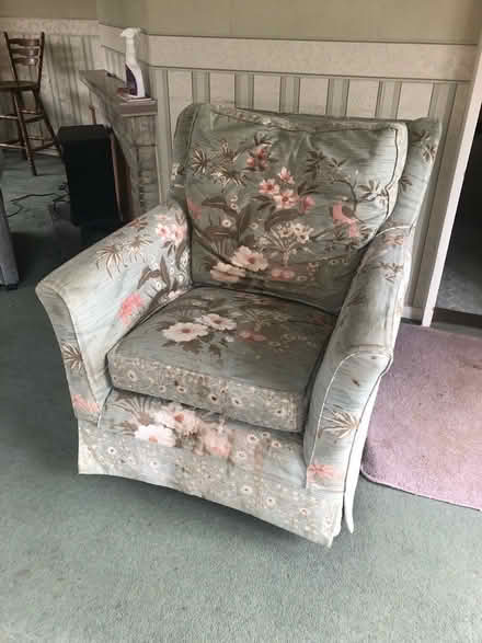 Photo of free Three piece suite (Thurston IP31) #4