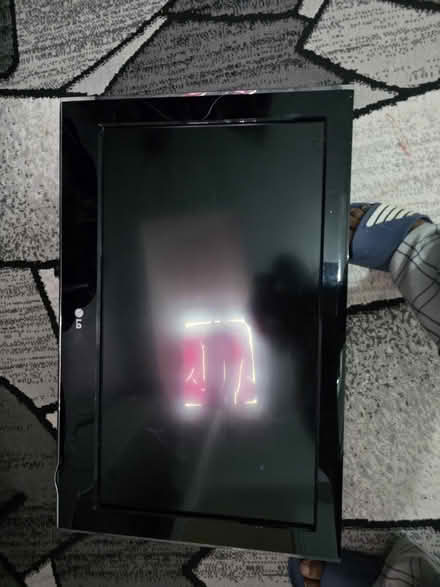 Photo of free 32 inch tv (Palmerston road, E17) #1