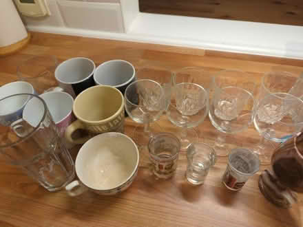 Photo of free Coffee mugs, cups, wine & champagne glasses, crystal carafe (Yate BS37) #3
