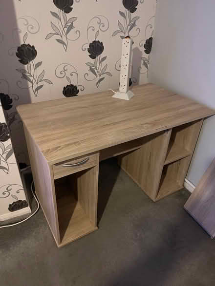Photo of free Desk (Hailsham BN27) #2