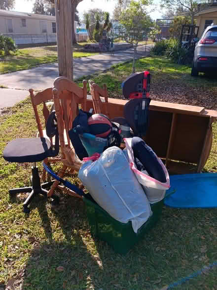 Photo of free Curb Alert on E Ariel Rd, Oak Hill (In Oak Hill) #2