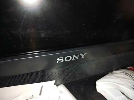 Photo of free Old Sony Bravia flat TV (Croydon) #2