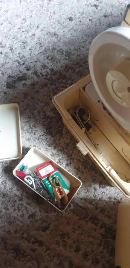 Photo of free Singer sewing machine (Upper arncott OX25) #4