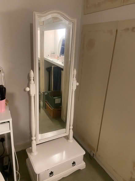 Photo of free Vintage mirror with drawer (West wickham) #1