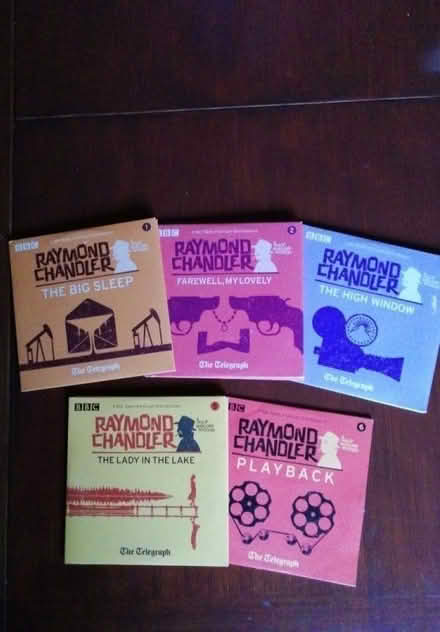 Photo of free Raymond Chandler audio books on CD (Greaves LA1) #1