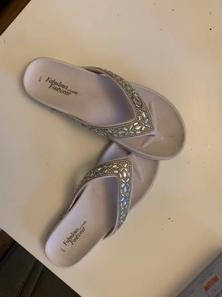 Photo of free Size 6 flip flops (Worcester Park KT4) #1