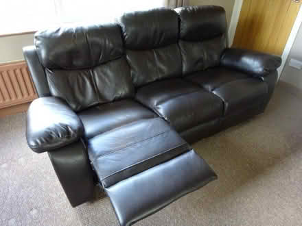 Photo of free 3-seater recliner settee (Woolston WA1) #1