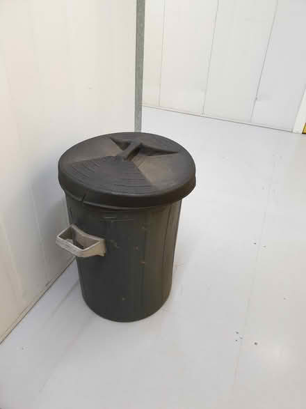 Photo of free Bin with lid (Normanton DE23) #1