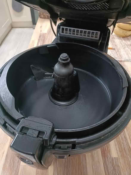Photo of free Air fryer, slightly broken! (Chalker's Corner TW9) #3