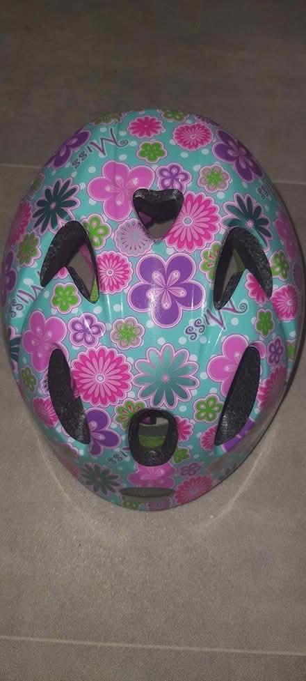 Photo of free Kid Raleigh Helmet (Leeds LS11) #3