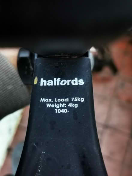 Photo of free Halfords roof bars (Catford SE6) #1