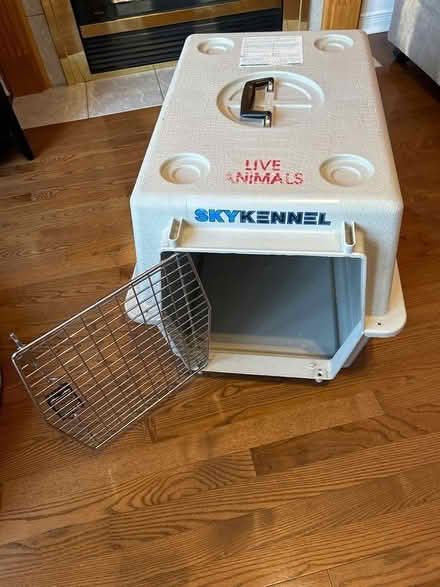 Photo of free Pet carrier (South Fallingbrook) #1