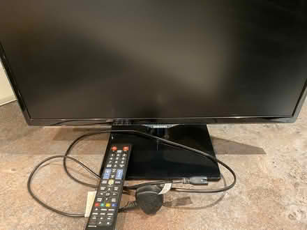 Photo of free Samsung 24’ TV (Shepperton TW17) #4