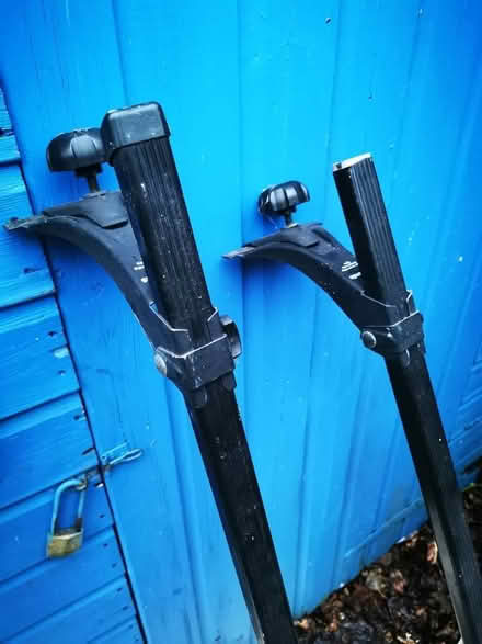 Photo of free Halfords roof bars (Catford SE6) #2