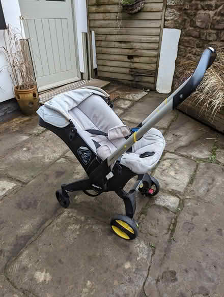 Photo of free Doona Car seat / stroller / isofix (HR9) #1