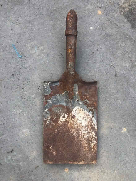 Photo of free Spade (no handle) (Hazelbrook) #2