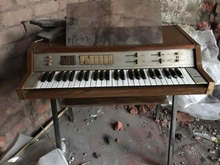 Photo of free Vintage electric keyboard (L18 off Penny Lane) #4