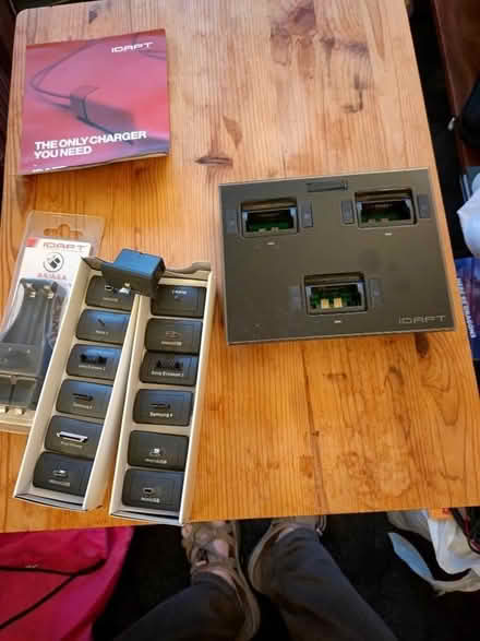 Photo of free universal USB charger with multiple connectors (Wandsworth SW15) #1