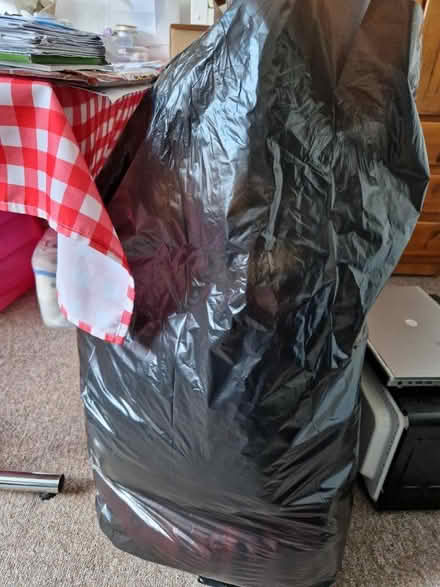 Photo of free Clothes , blanket, cushions , duvet (Luton, Stopsley) #2