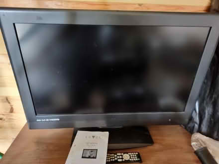 Photo of free 32" flat screen tv (Stretton DE13) #1