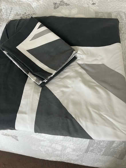 Photo of free Double duvet cover and cases (BN1) #1