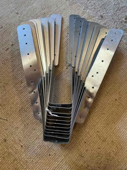 Photo of free speedy joist hanger st47*1 (New Duston) #1