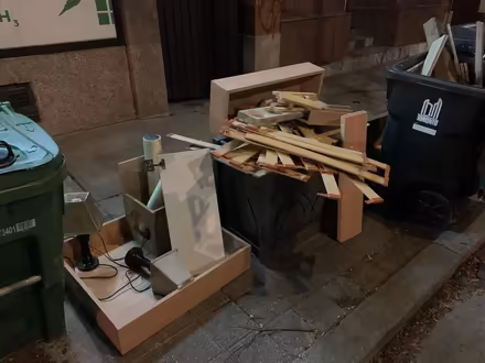 Photo of free stuff by 959 Dovercourt Rd (Dovercourt and Hallam) #1