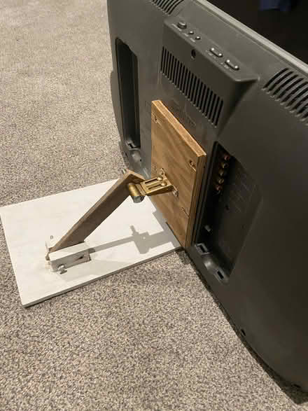 Photo of free TV Sharp LC-20B6U-SM (West Annapolis) #4