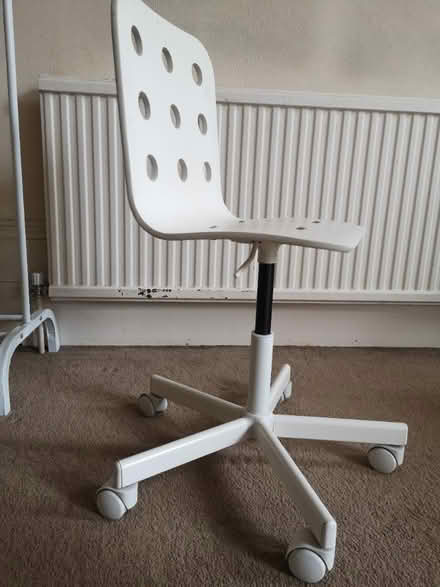 Photo of free kids office chair (N5) #1