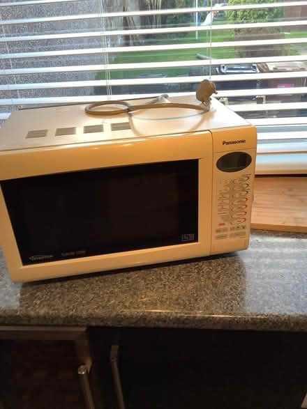 Photo of free Microwave (Aberdeen Airyhall) #1