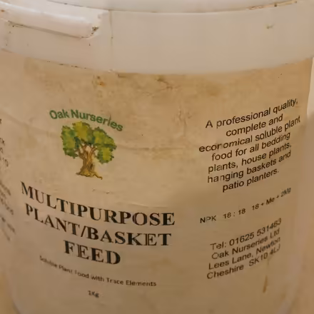 Photo of free plant food "Oak Nursery", soluble powder (Levenshulme M12) #1