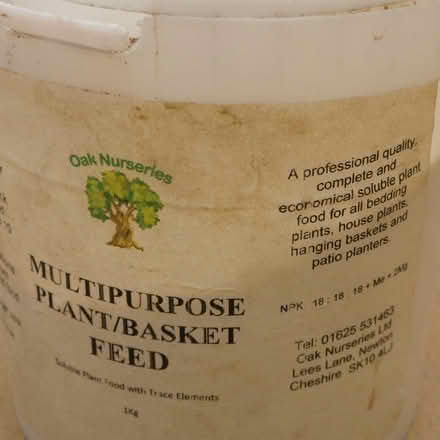 Photo of free plant food "Oak Nursery", soluble powder (Levenshulme M12) #1
